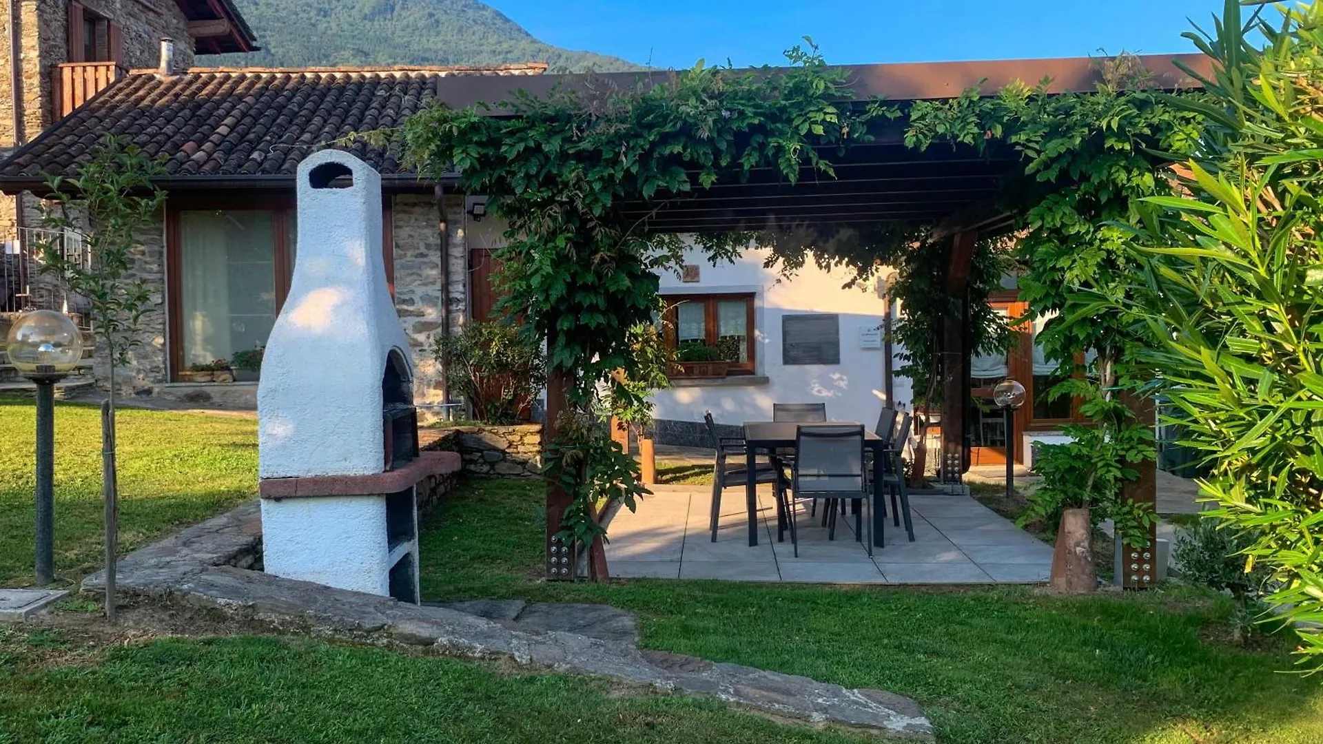 Il Granaio - Ancient Molino Maufet Watermill On Lake Como - Garden View Villa Colico